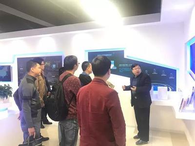 熱烈歡迎南寧市電子科技大學(xué)組織黨政企業(yè)代表蒞臨清渟科技參觀交流