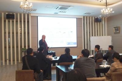 匠心筑橋 智聯未來——我院客座教授Wolfgang Hill先生側記